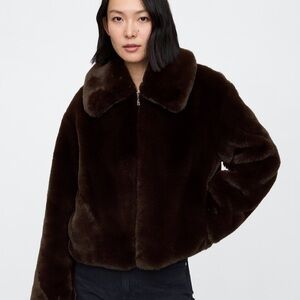 GAP Factory Women’s 100% Recycled Relaxed Faux-Fur Jacket Medium